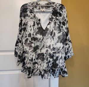entro Black & White Printed Ruffle Tunic